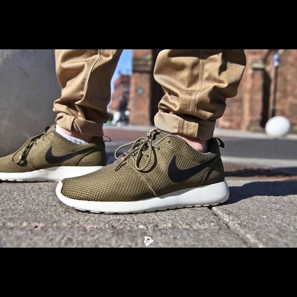 Nike Other - Nike Roshe Run Iguana Olive Green